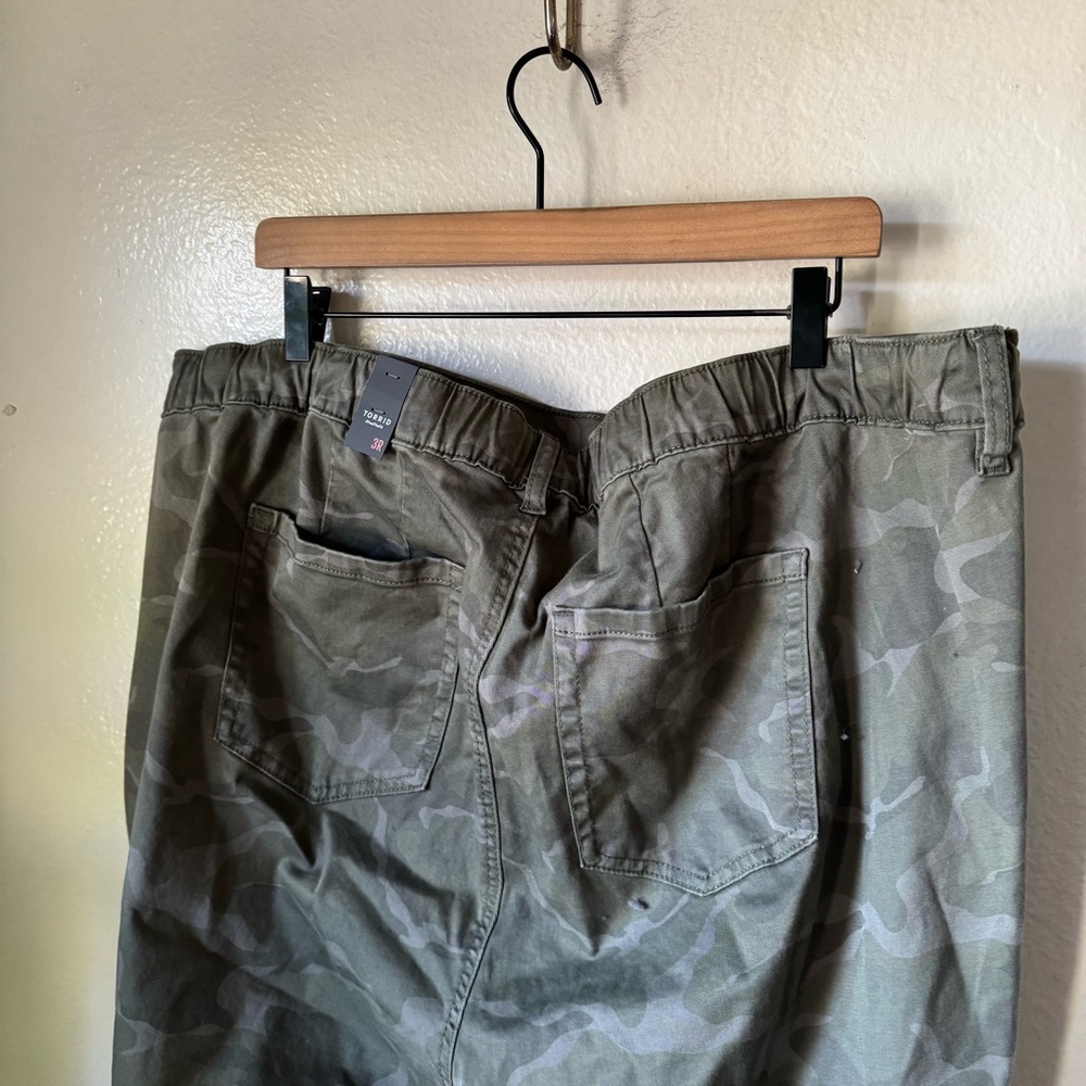 Torrid | Weekend Straight Cargo Pant - Picture 5 of 7